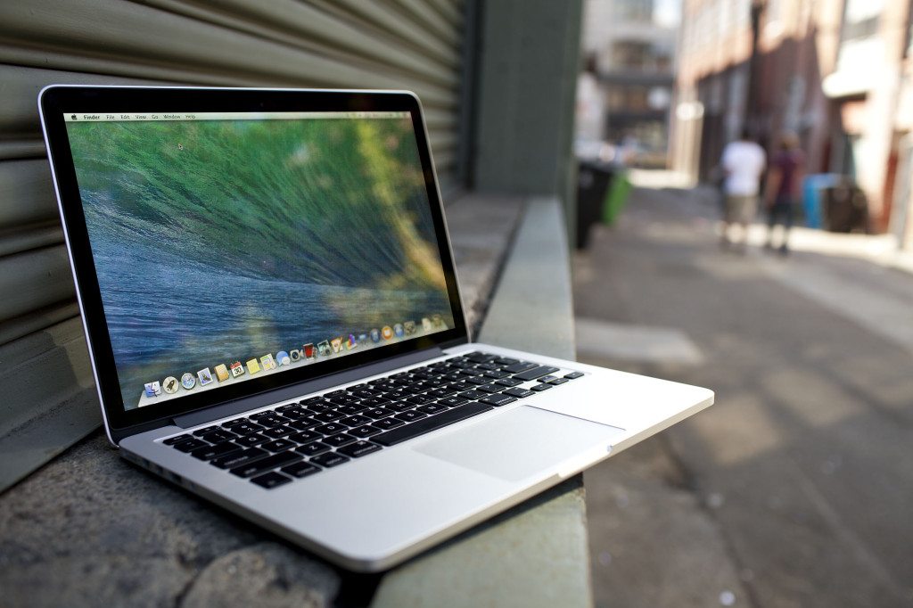 Apple Macbook Pro 13″ with Retina display (2.6ghz, 8GB RAM, 256GB SSD Hard drive)